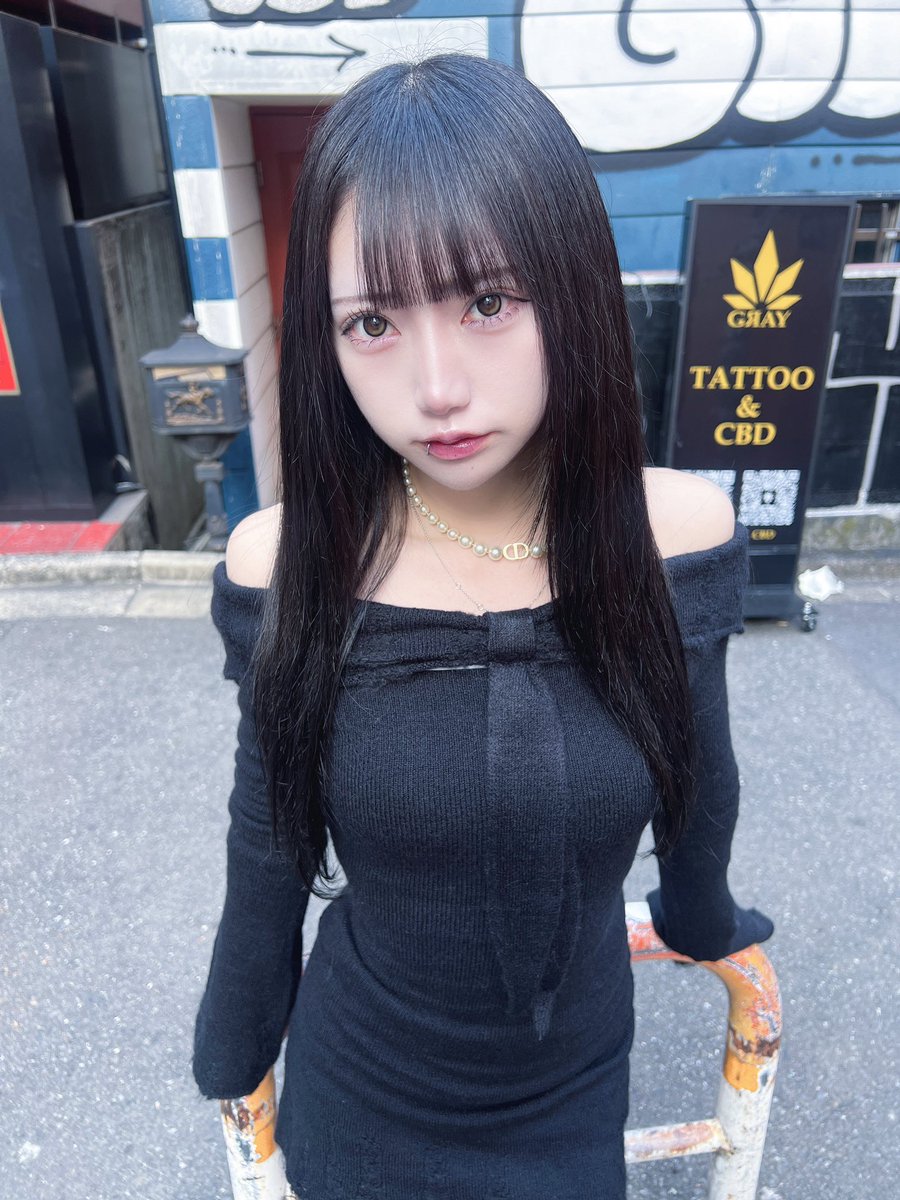 0v0_naraku's tweet photo. オフショル好きですか？ https://t.co/rBL0BsBS1F