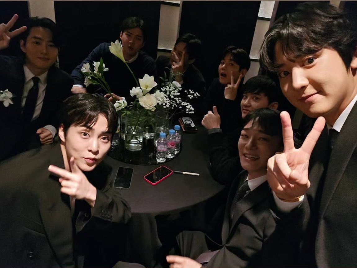 kokokbop's tweet image. EXO PHOTO UPDATE FROM CHANYEOL’S IG STORY 🥹🥹🥹