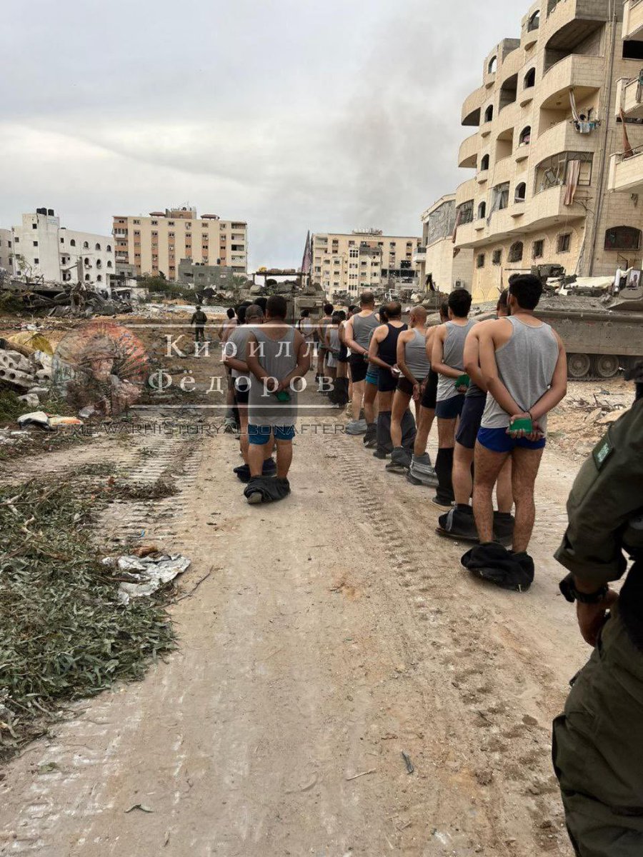 مشاهد اذلال المواطنين المدنيين في غزة مازالت مستمرة. 

لقد اعتاد العالم المشهد للأسف.