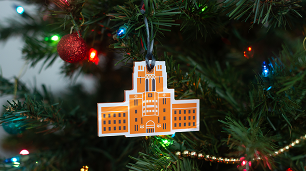 GCKnoxville's tweet photo. We love creating unique ornaments for UT Alumni for the Christmas season so every holiday is a VOLiday! 🎄🧡
#graphiccreations #customprinting #utalumni #ornamentdesign #acrylic #supportlocal https://t.co/uLYdWQTK9L