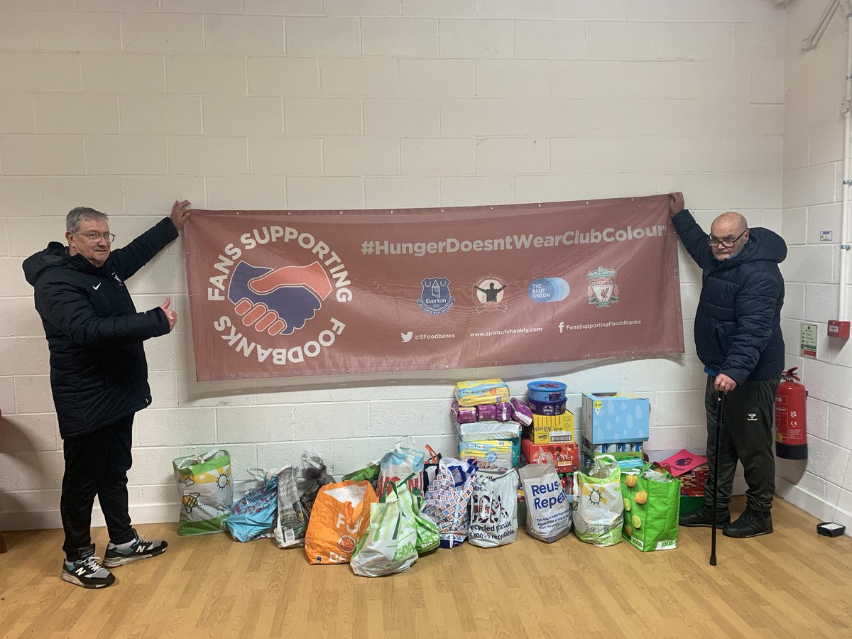Thanks for all your donations to @SFoodbanks! 

Going directly to those who need it in our community. 

Keep up the amazing work @SFoodbanks #HungerDoesntWearClubColours ⚽️👏