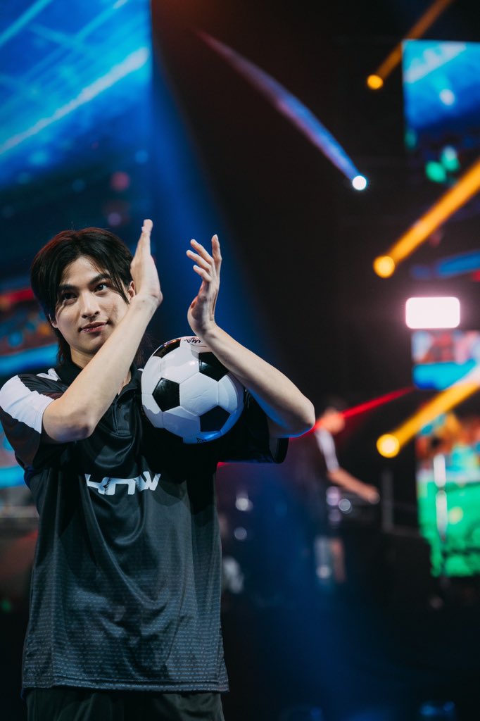 gulfkanawut's tweet photo. รอเจอกันอีกทีรอบคอนนะครับ

#GulfKanawut
#GULFBigMatch2023 https://t.co/ZK0bfFWPmG