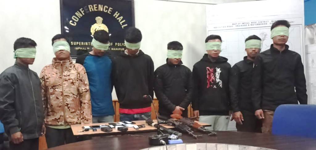 ImphalTimes's tweet photo. Manipur police team rescue kidnapped student, 8 suspect arrested along with arms and ammunitions

A highly train state police team successfully rescued a kidnapped student just hours after receiving a complaint.
https://t.co/GQVYMw8gIs https://t.co/mdZv34B5bh