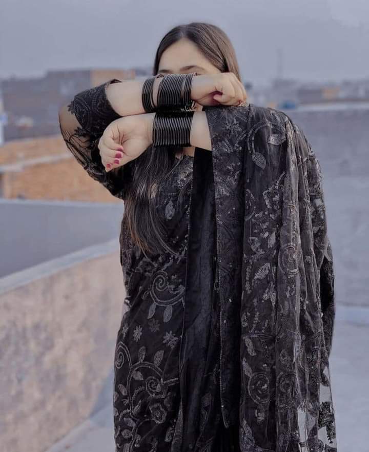 Quote with your photo in Black 🖤