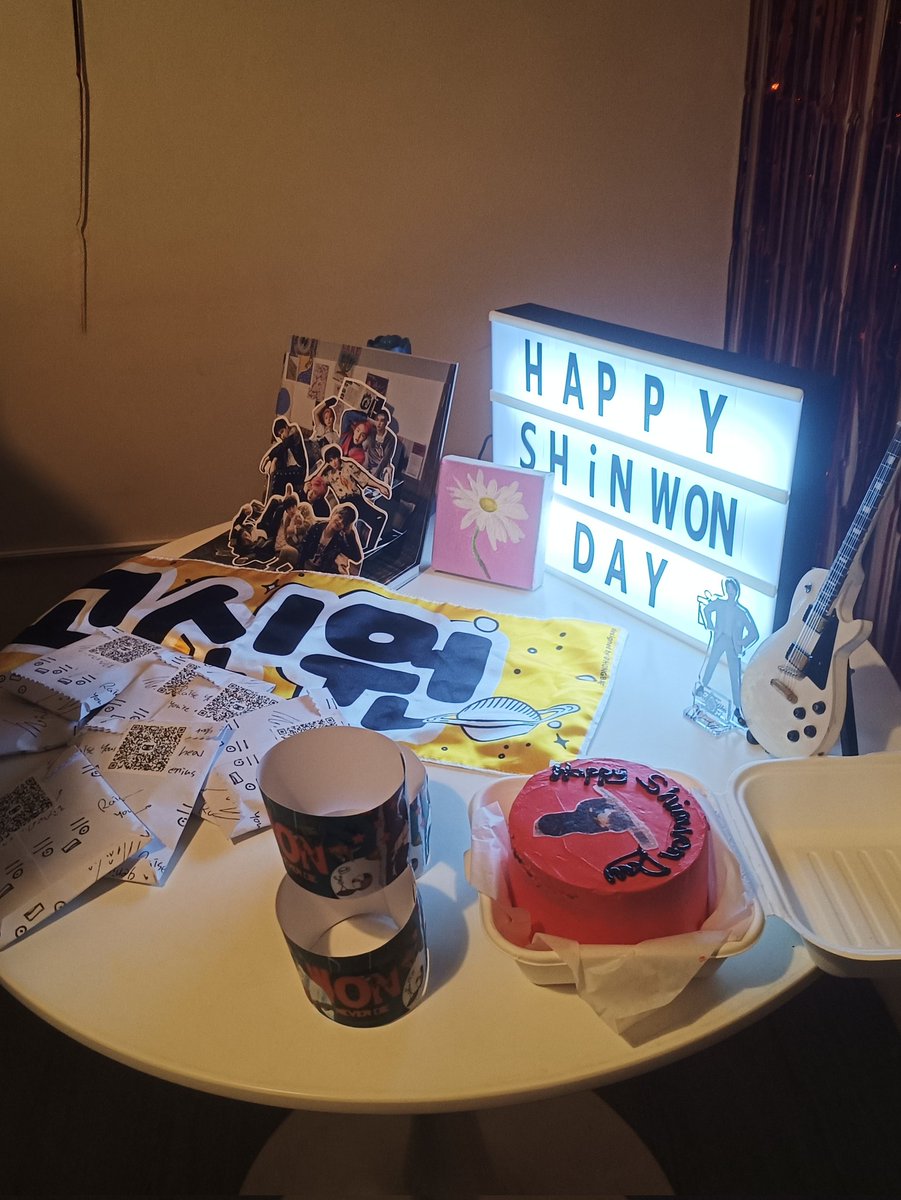 KIN0VERSE's tweet photo. another day well spent w/ my fave ppl for a celebration of my most fave person ๐ congratulations and thank you @shinwondery and @heartyanxn for organizing this event! ๐๐ค
#ShinwonSupernova #SHINWON #์ ์ https://t.co/fq04qHS24y