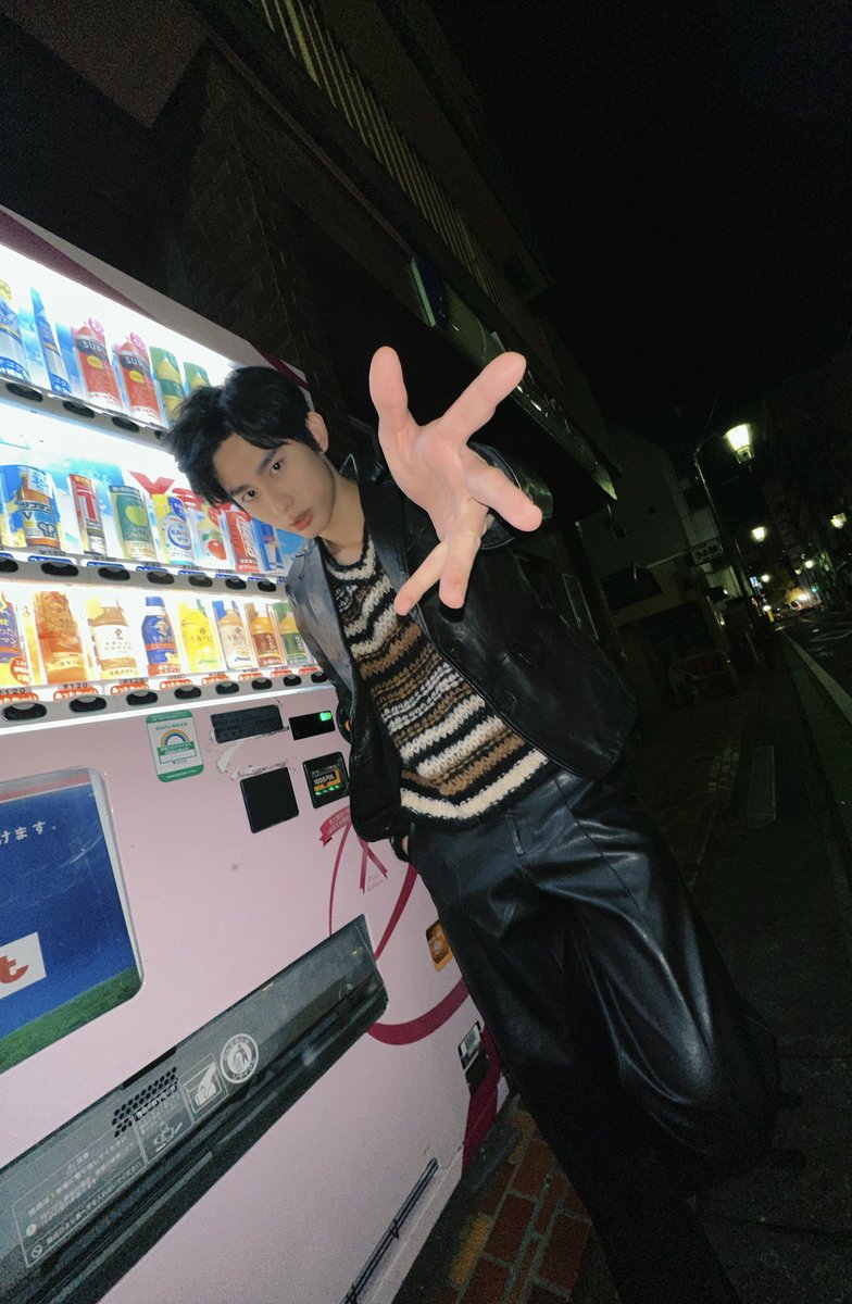 taro_yu_tung's tweet photo. ⁡
我會想念在東京的夜晚
好好的感受冬天帶給我的幸福感☺️
真的好喜歡日本的冬天❄️

#芋頭
#林毓桐
#東京 https://t.co/rOxjW7v0l2
