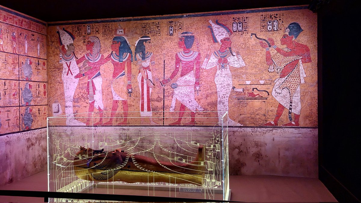 En avant pour la visite de l'expo #Toutânkhamon à Strasbourg en compagnie d'étudiants M1/M2 du <a href="/mecadocarchive/">Master Archives UHA</a> de l'<a href="/UHA68/">UHA</a>