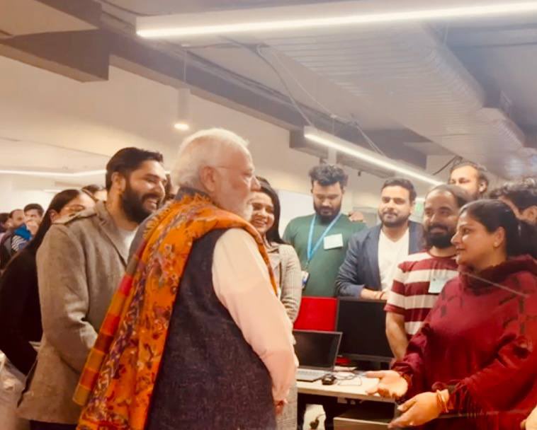 ShwetaReports's tweet photo. PM Narendra Modi paid a visit at the PTI office in Delhi.
We had an opportunity to have a brief but meaningful interaction with him.
Wishing him all the best for 2024. @PMOIndia  @oldsaltshaker https://t.co/8BRMtgS5jY