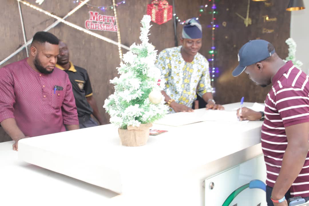 OriDharmi's tweet photo. Happy to have had the chance to talk about #KeepFitLagos on Lagos Television (LTV) yesterday! Offering health and wellness insights.
@jidesanwoolu @drobafemihamzat @thelssc @followlasg @Mr_JAGs @QualityQuadry
#LTVInterview #HealthyLiving #FitnessTrip #keepfitlagos #sports https://t.co/tesVHf7daf