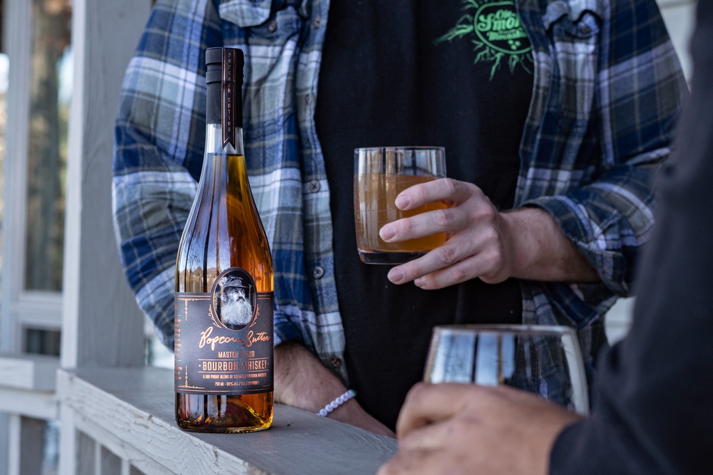 TheIslandPF's tweet photo. A master blend whiskey created with local legend Popcorn Sutton's recipe - a taste like nothing else.
Pick up your own taste of history at Ole Smoky today. This special collection will only be available in-store.
#OleSmoky #Moonshine #PopcornSutton https://t.co/yxuoBEuJS4