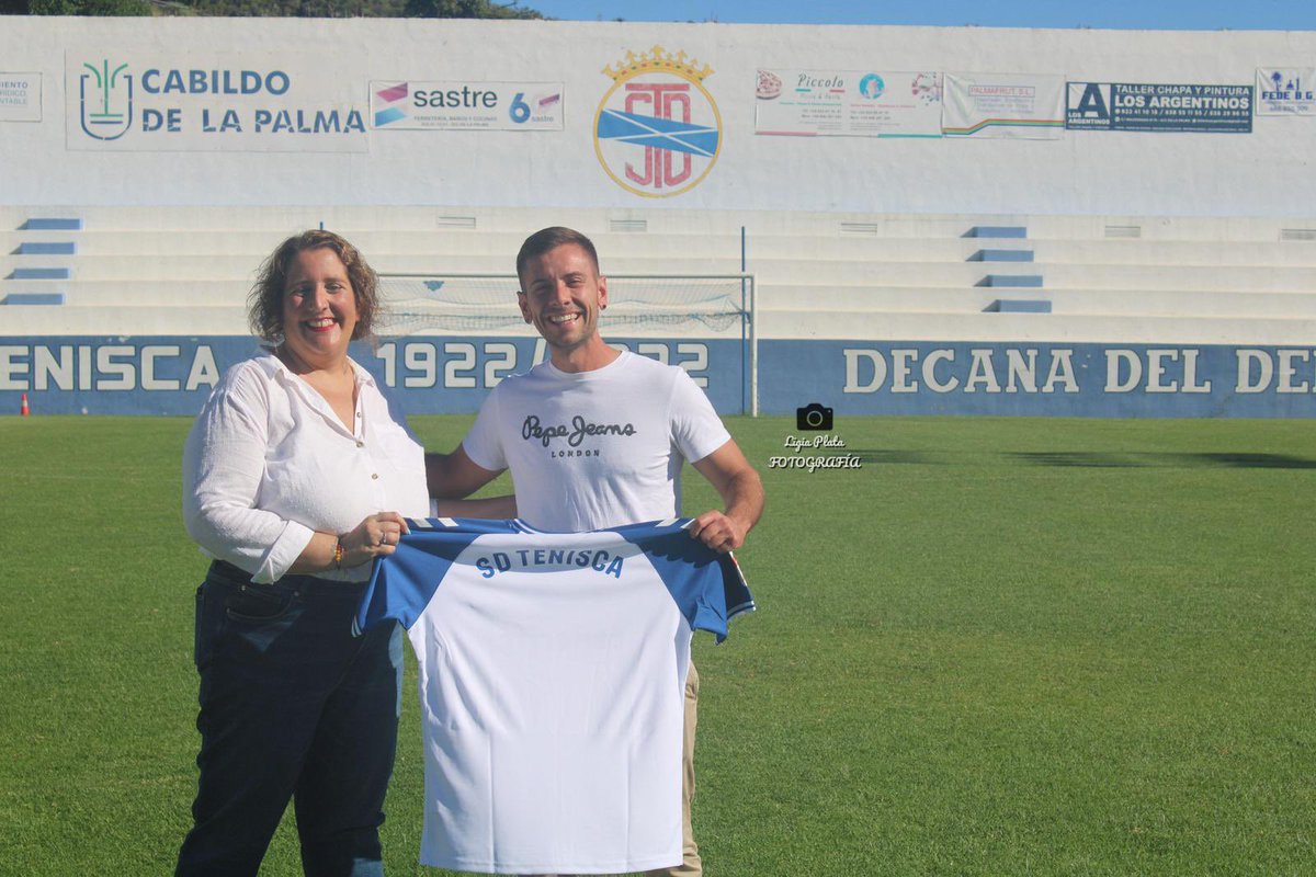 CdtCantera's tweet photo. El #CDTenerife refuerza sus relaciones  con los equipos de la provincia. El coordinador de captación del área de fútbol base, @92Jonyvega, se reunió con la @SDTenisca para fortalecer los vínculos entre ambas entidades  y explorar oportunidades de colaboración futura. 
#CanteraCDT https://t.co/Ha7xclw6NY