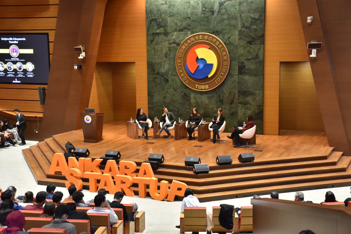 CyberparkTGB's tweet photo. 17. Ankara Start-Up Zirvesi'nde, "Girişimcilik Dünyasındaki Trendler" başlıklı panelde alanında uzman çok değerli konuşmacıların katılımıyla start-up ekosistemi değerlendiriliyor!🚀 https://t.co/xb93pAqPCk