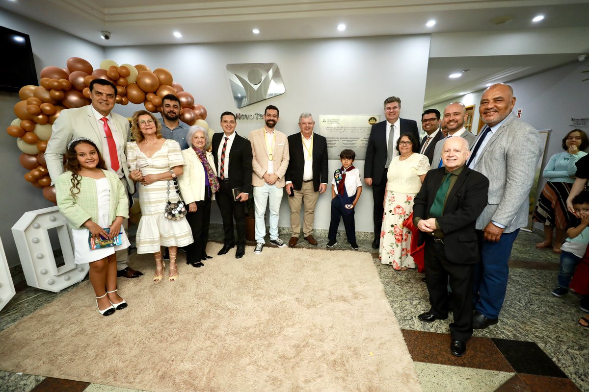 AdventistasARF's tweet photo. Sábado especial de celebração na @iasd Central de Niterói, com a comemoração do centenário.

Momento especial contou com a presença de autoridades locais e eclesiásticas.

Na ocasião, o prefeito de Niterói, @axelgrael foi presenteado com a comenda comemorativa. #VemComigo https://t.co/t4UPUC2aex