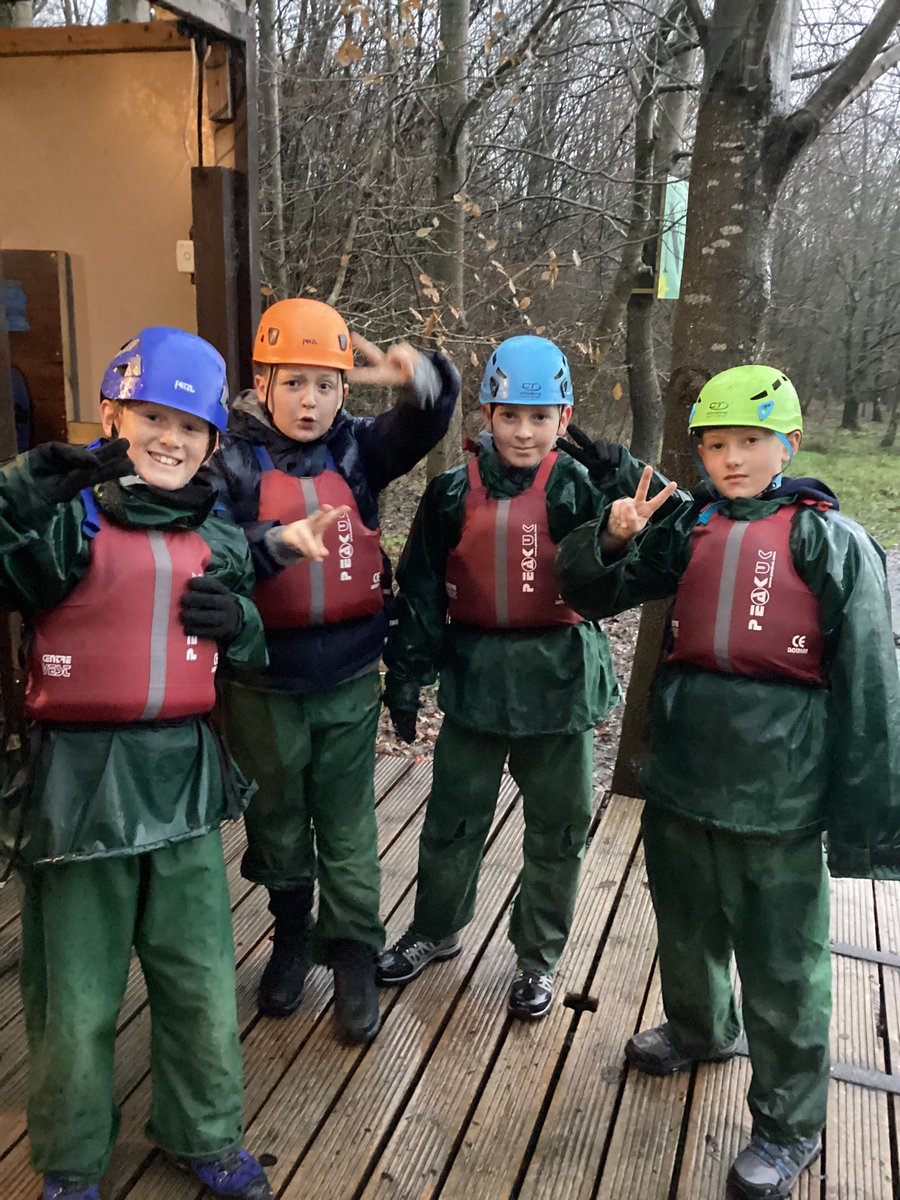 LHRobinwood2023's tweet photo. Team DUNE canoeing on day two #thinkimstuck https://t.co/996w5apYuR