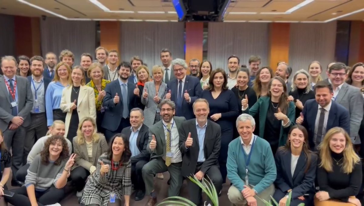 Antoine Deschamps tweet media