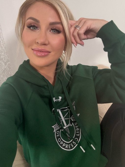 Army Navy game today, one of my favorite Saturdays of the year! 🏈 #GoArmyBeatNavy https://t.co/pbRJ1<a href="/tag/goarmybeatnavy"class="tags"><span>#goarmybeatnavy</span></a>