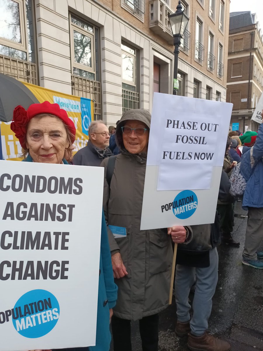 PopnMattersLnd's tweet photo. London Group members at the start of the Climate Justice march today. https://t.co/ob8SiLaiOe
