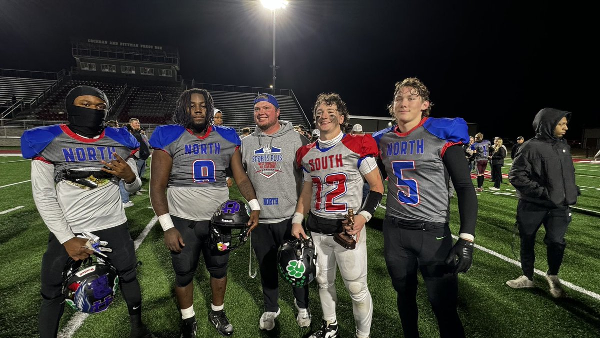 CoachWilliams43's tweet photo. Proud of all my guys and the entire north team! Blessed to have been able to coach and participate this week in the @WT_TN_ALL_STAR my kids has a great week to cap off a great year. Proud of all you guys 🐯🏈 and thank you @coachhodge81 for letting me join you! https://t.co/kjzQoVWCZZ