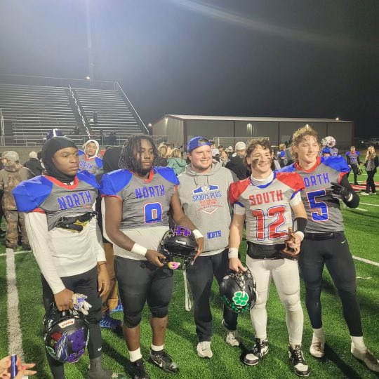 CoachWilliams43's tweet photo. Proud of all my guys and the entire north team! Blessed to have been able to coach and participate this week in the @WT_TN_ALL_STAR my kids has a great week to cap off a great year. Proud of all you guys 🐯🏈 and thank you @coachhodge81 for letting me join you! https://t.co/kjzQoVWCZZ