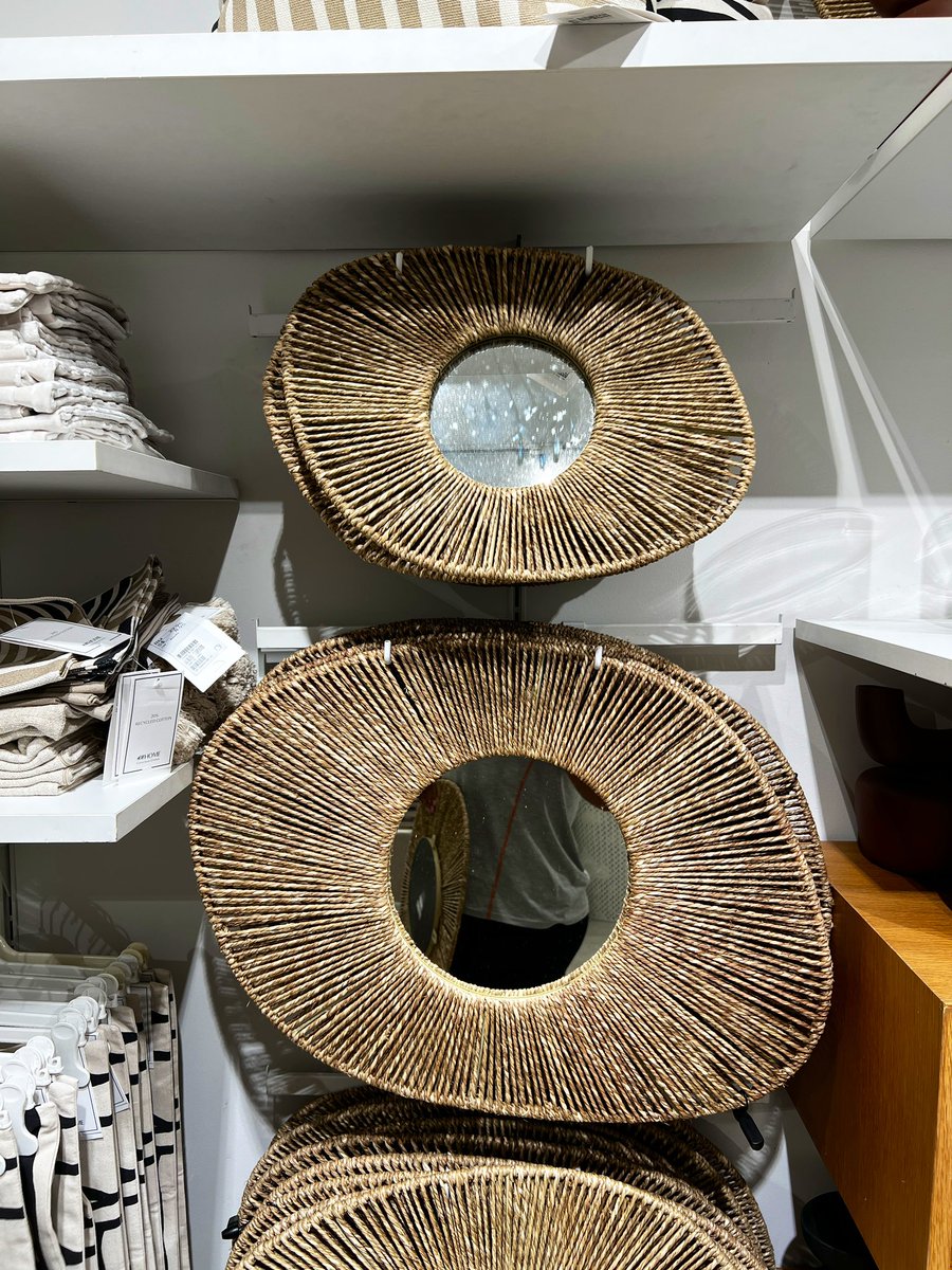 ipanstar's tweet photo. H&amp;M HOME DEALS THREAD!!

I think yg ni paling worth it
Like…what the F!

The big one, below RM40 je!!!
Original price RM157.95 https://t.co/Mt6nD4Rzvw