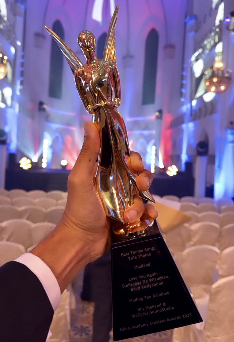 Velcurve_Prod's tweet photo. VelCurve Studio ขอขอบคุณสำหรับรางวัล “BEST THEME SONG / TITLE THEME” ที่ได้รับในงาน #AsianAcademeCreativeAwards2023 กับบทเพลง #รักคุณเข้าแล้ว เพลงประกอบซีรีส์ #FindingTheRainbow (สุดท้าย...ที่ปลายรุ้ง)🌈
#VelCurve #VelCurveProduction #VelCurveSoundStudio
#ViuTH #BoydKosiyabong https://t.co/FDXPzVKQfT