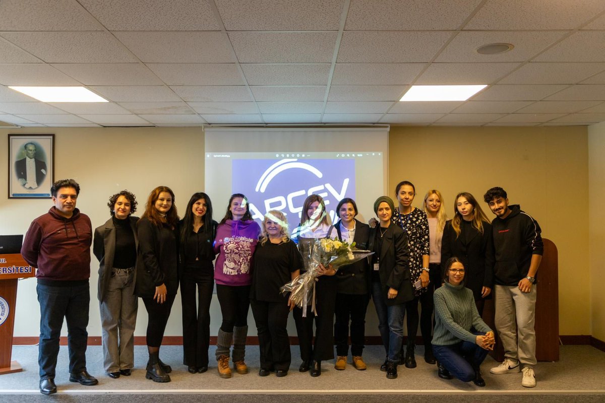 Arel Çeviri Kulübü’nün davetlisi olarak İstanbul Arel Üniversitesi’ndeydim. Yapay zekâ çağında ortaya çıkan yeni bilimsel araştırma ve kariyer alanlarını konuştuk. Konukseverlikleri ve ilgileri için İAÜ öğrencilerine ve hocalarına sonsuz teşekkürlerimle!🙏<a href="/YtuFedFkl/">YTÜ Fen-Edebiyat Fakültesi</a>
<a href="/ytubde/">YTÜ Batı Dilleri ve Edebiyatları Bölümü</a>