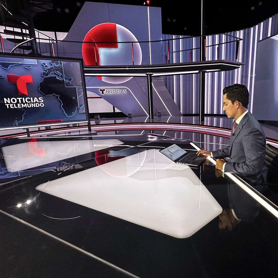 Avid's tweet photo. 📺 At Telemundo Center
📷 https://t.co/iJrp59VfPf

#inews #avid #telemundo #telemundocenter #broadcast #tvstudio #nbcuniversal https://t.co/Bi8ghHRTcW