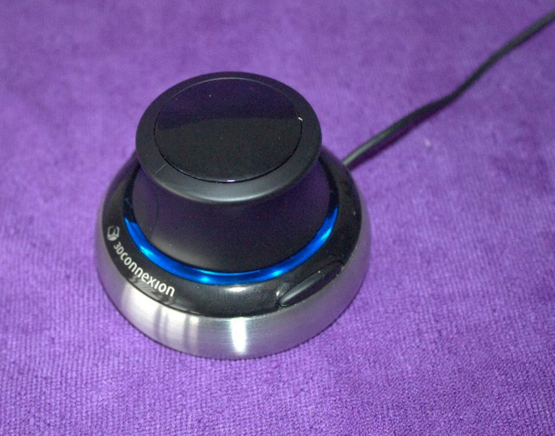 dolltator's tweet image. 3Dconnexion SpaceNavigator

🔵2012年に買ったけど、今でもまだ使えるよ！
🔵I bought it in 2012 and it still works today!
🔵我在2012年買的3D滑鼠，現在還能用！
#デジタル遺物 #DigitalRelic #電子文物 #3dconnexion