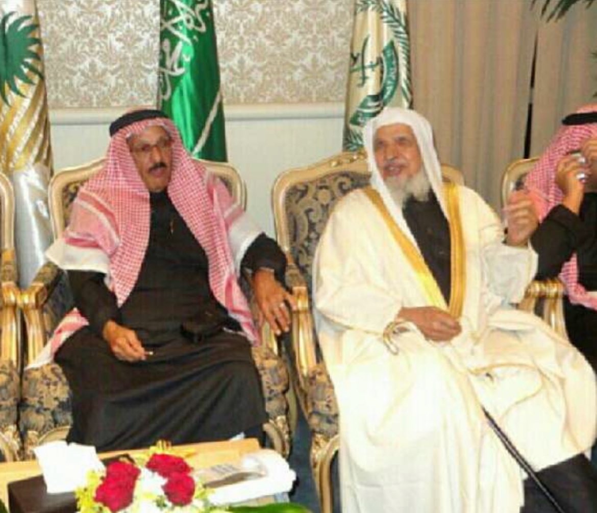 انتقل إلى رحمة الله صباح اليوم السبت ٢٥-٥-١٤٤٥ العم العزيز والمربي الفاضل: إبراهيم بن حسن الدريعي، شقيق #الشيخ_محمد_الدريعي - رحمهما الله-، بعد حياة حافلة في التعليم والإرشاد، عرف فيها بالخلق الحسن، والنفس الرضية، والسمعة الطيبة، وحب الخير، وصلة الرحم.
إنا لله وإنا إليه راجعون