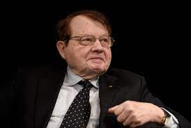 JulioRazona's tweet photo. LAS MUERTES DUDOSAS Y EL GLOBALISMO GENOCIDA.
Luc Montagner, Frank  Suarez, Kary Mullis,  Domenico Biscardi son solo algunos de los cientificos o medicos que fallecieron "conveniente y misteriosamente" para los intereses del globalismo genocida. 
Ellos murieron en plena etapa de pasion, accionando con la verdad para instruir y divulgar. Nunca pudieron ser callados, esterilizados o comprados., porque los impulsó un proposito humano, el apego a la vida y a otros seres.
Se fueron en el contexto de su lucha, sedientos de justicia, de libertad y de comunicar para salvar vidas. Murieron como deberiamos morir todos, ocupados  por hacer, crear, sensibilizar y generar, por un mundo mas humano. 
Por eso, para  el caso de ser apagada nuestra vida, que lo sea cuando somos una llama encendida y no un frio carbon arrumbado entre los restos de una vieja fogata.