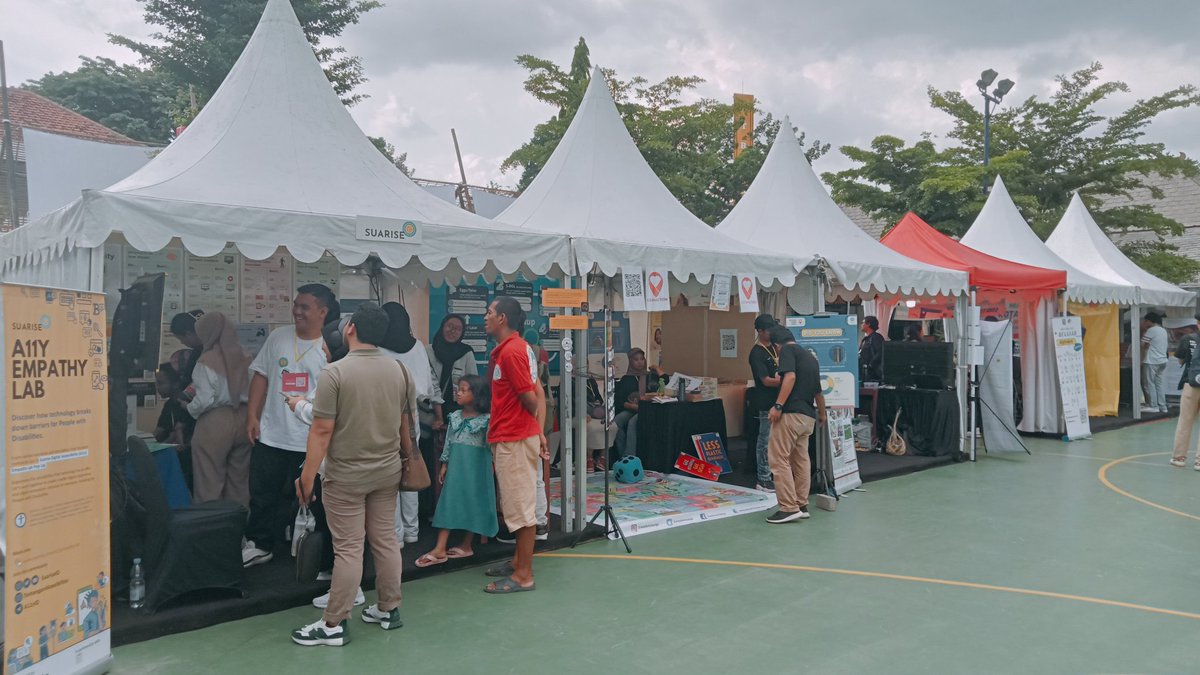 joeyakarta's tweet photo. Apresiasi atas sukses acara @UrbanSocForum yg ke-10 th 2023 ini di Surakarta. 👏
Ruang publik dialog isu urban &amp; gerakan warga yg inspiratif. Semoga bs tereplikasi di lbh byk simpul masy sipil di Indonesia!
Apresiasi jg bs kelola event bebas rokok 🚭
Aktivisme tanpa rokok itu bs! https://t.co/s6JO0cWF2S