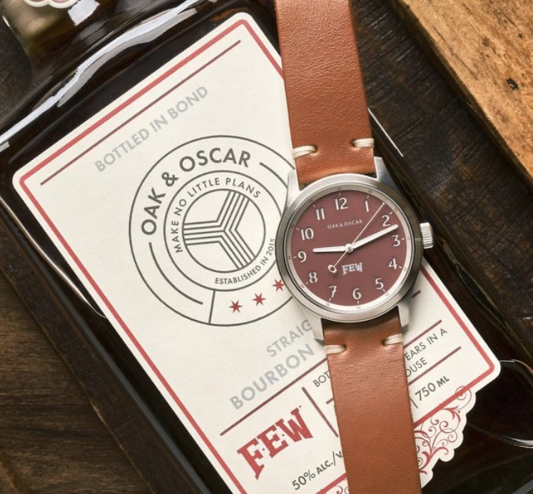 HengzunDrinks's tweet photo. How do you know it’s whiskey o’clock? Because your luxury bottle of Bourbon comes paired with a hand-crafted watch that lets you know exactly when it’s time to sit down with a glass of something on the rocks.
#whisky #scotch #Christmas #love #family #flf #like4likeback #oak https://t.co/zNk4eSgwFp