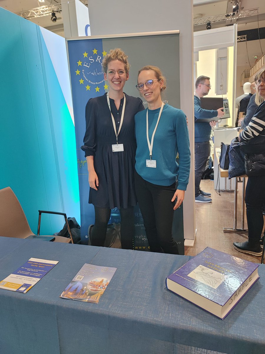 Great to see #ESRS members @christine_blume @dutchessofsleep at the @DGSchlafmedizin annual meeting. Thanks for stopping by the #ESRS booth 😀 Congratulations on receiving the Becker-Carus 2023 young talent promotion award Dr. van Egmond🎉