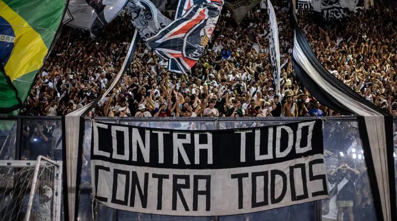Doentes por Futebol - Quando você acha que será dessa vez que o Palmeiras vai entregar, ele ressurge. A liderança do Brasileirão permanece! 🐷☝️ 📷 Cesar Greco, SE Palmeiras