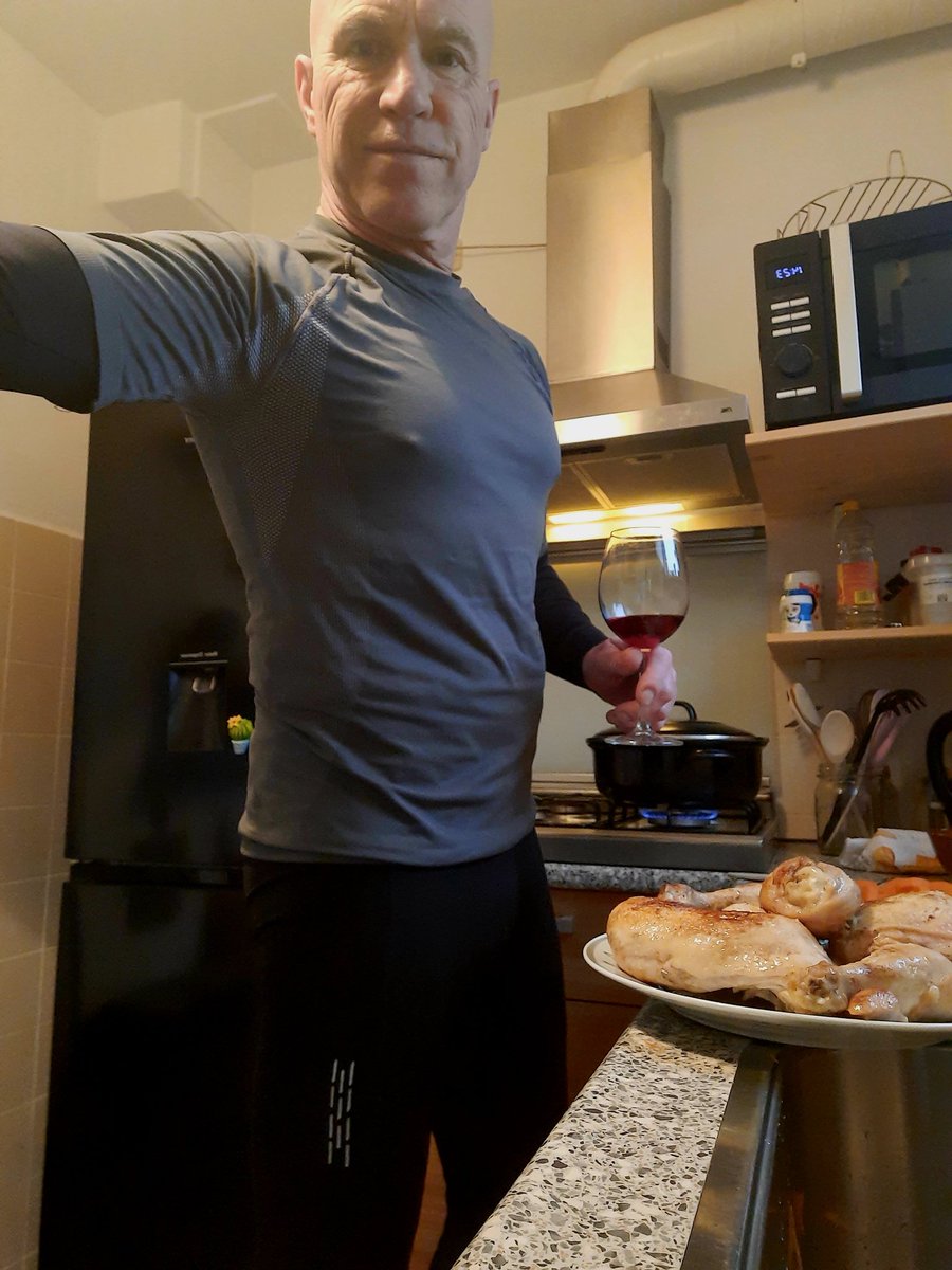 Na het sporten meteen maar koken met wijn #coqauvin