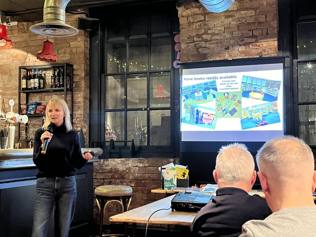 “Read lots to kids” @karen_wallee. It’s not Rocket Science but it’s absolutely key. “Be brave do the voices” “hit them on that cliffhanger” “know the books” #BrewEdToon. Singing to my heart!