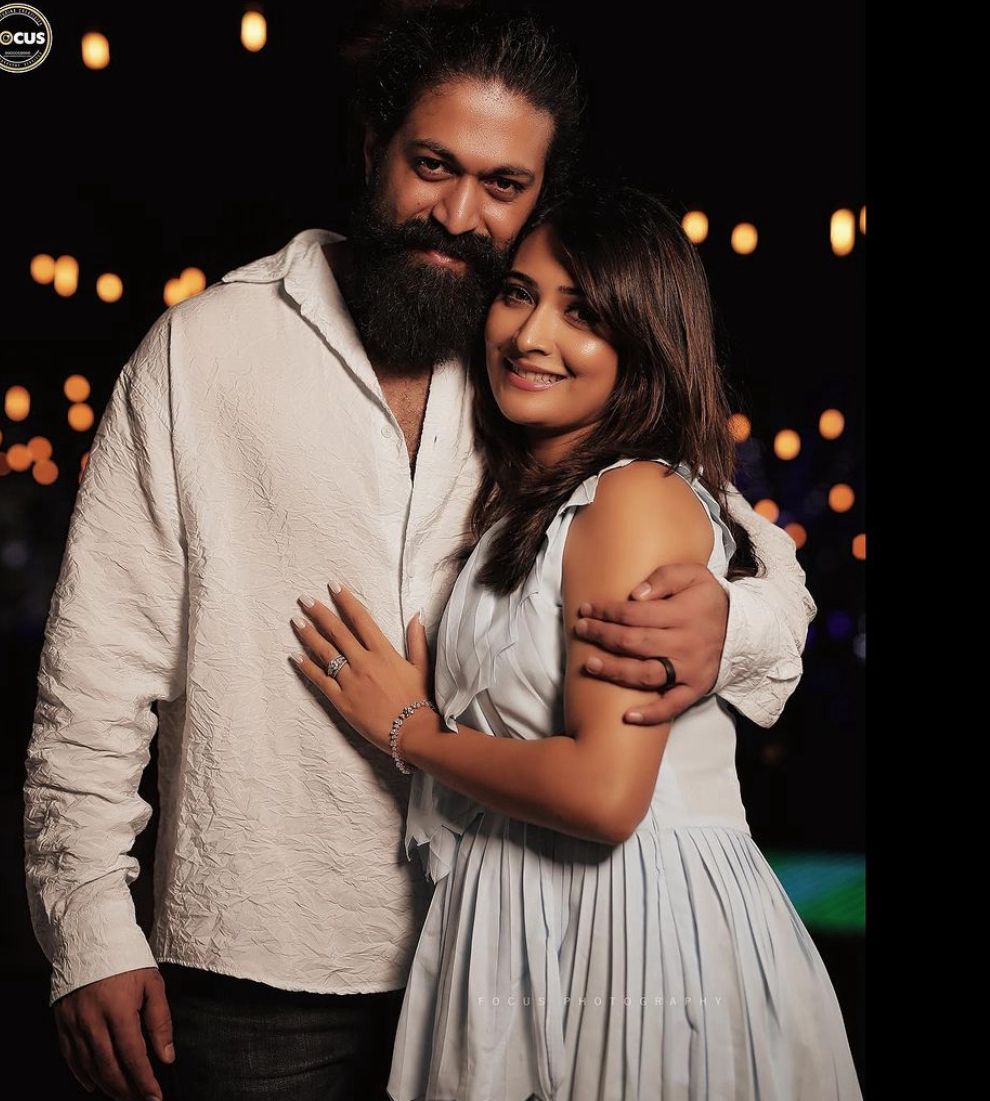 BangaloreTimes1's tweet photo. “Happy anniversary my companion,” says #RadhikaPandit as she shares this picture with #Yash on their seventh wedding anniversary.
#rockingstaryash #radhikapandit #nimmaRP #yashfc #yashomarga #rockingstar #nimmayash https://t.co/azzR7RmeOU
