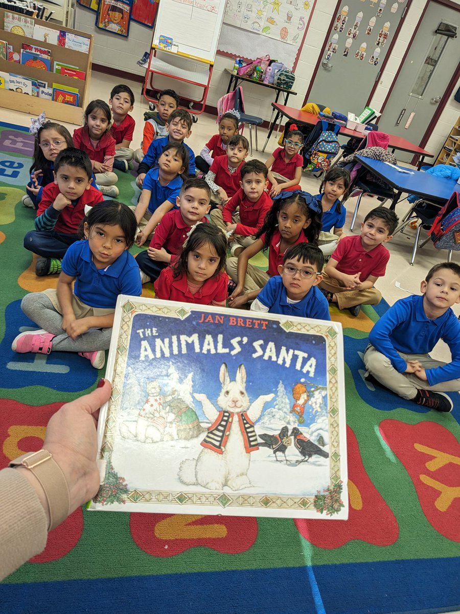 KPinon_SVSA's tweet photo. Day 1-Holiday Reading Challenge: 
A book with snow on the cover. ❄️❄️
#SVSA_READS @JVelarde_SVSA https://t.co/KYURIzREY0