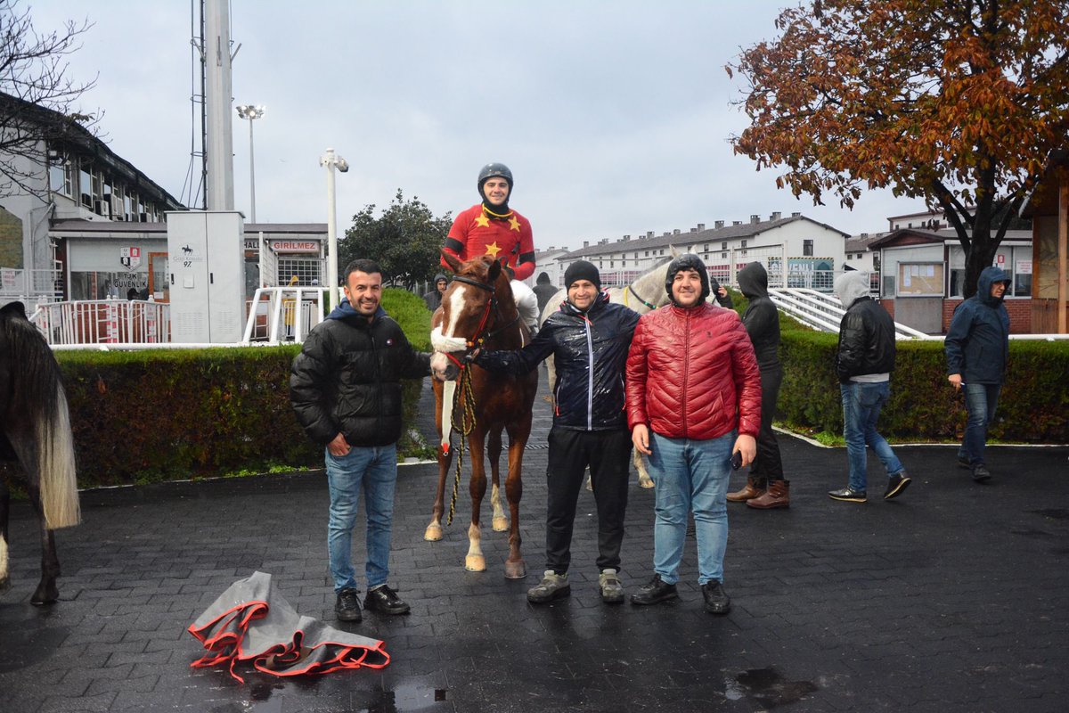 İstanbulda da kazanarak bizleri sevindirdi çarpık bacaklı kızım ayaklarına sağlık semboltay 🙏🧿