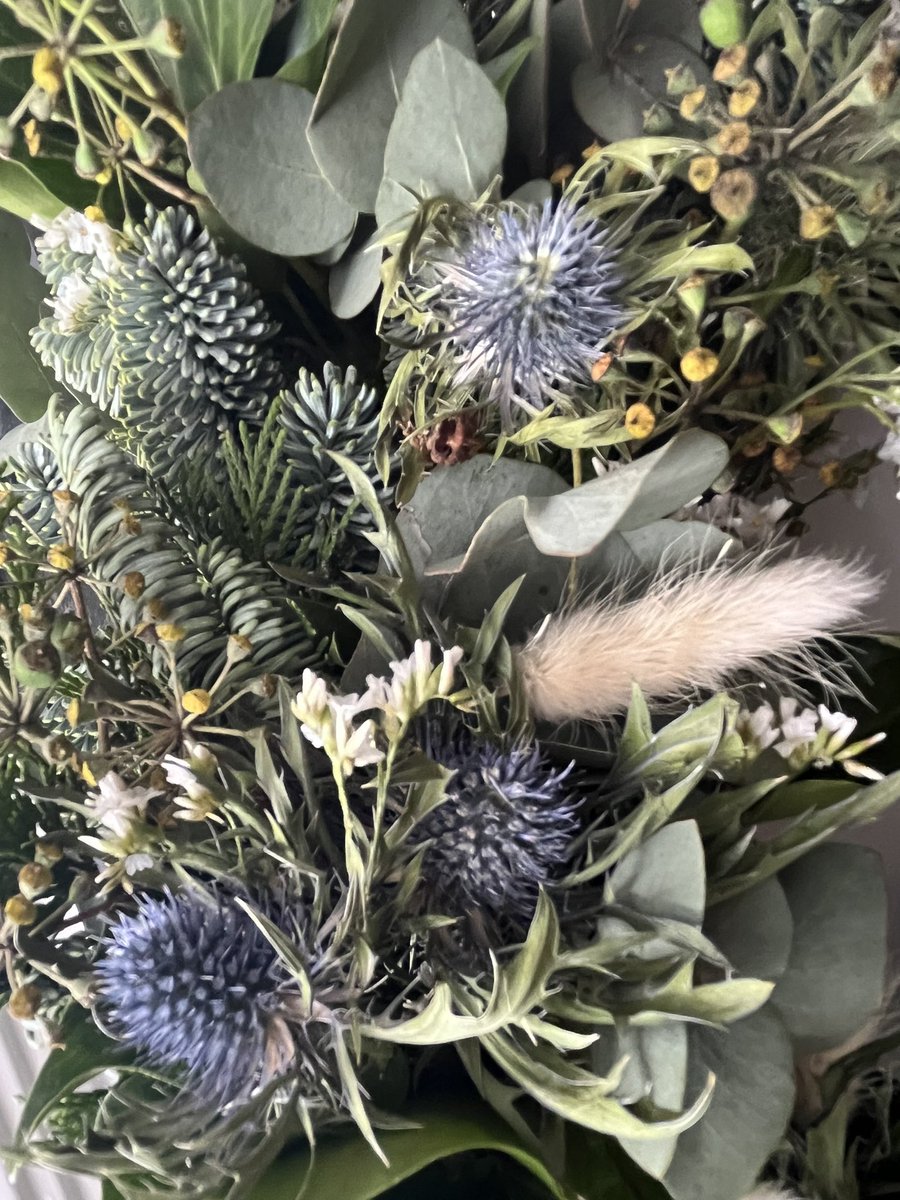 #foliagefaffing #winterwreath
