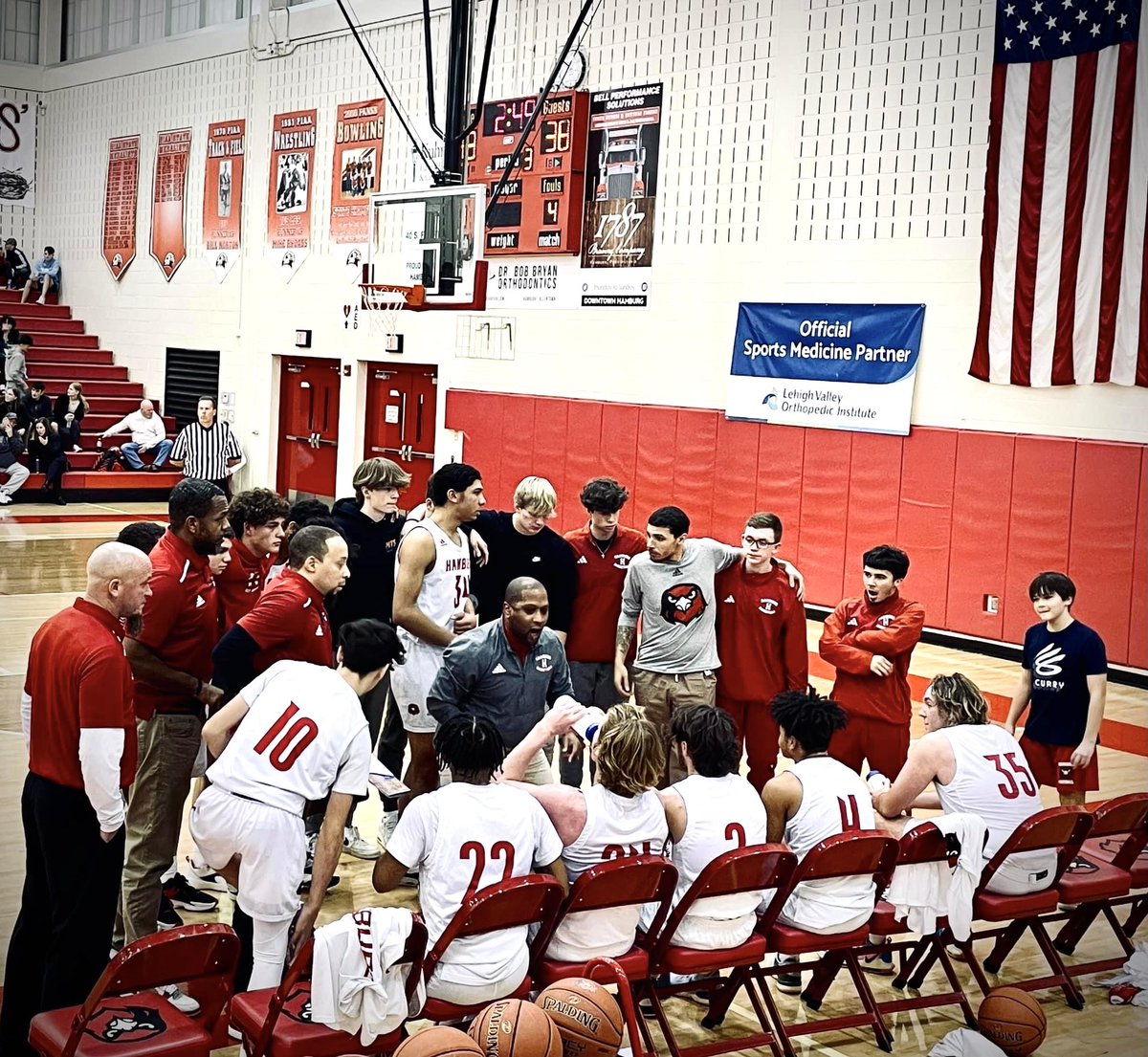 Game Day!!! ❤️🤍🏀