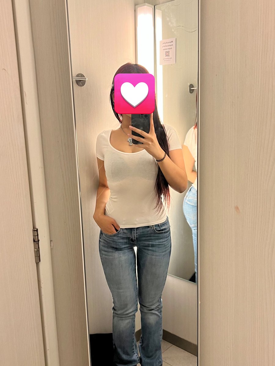 buIimicprincess's tweet photo. bmi 26 vs bmi 22 thank you for listening https://t.co/4E3eALOIXl