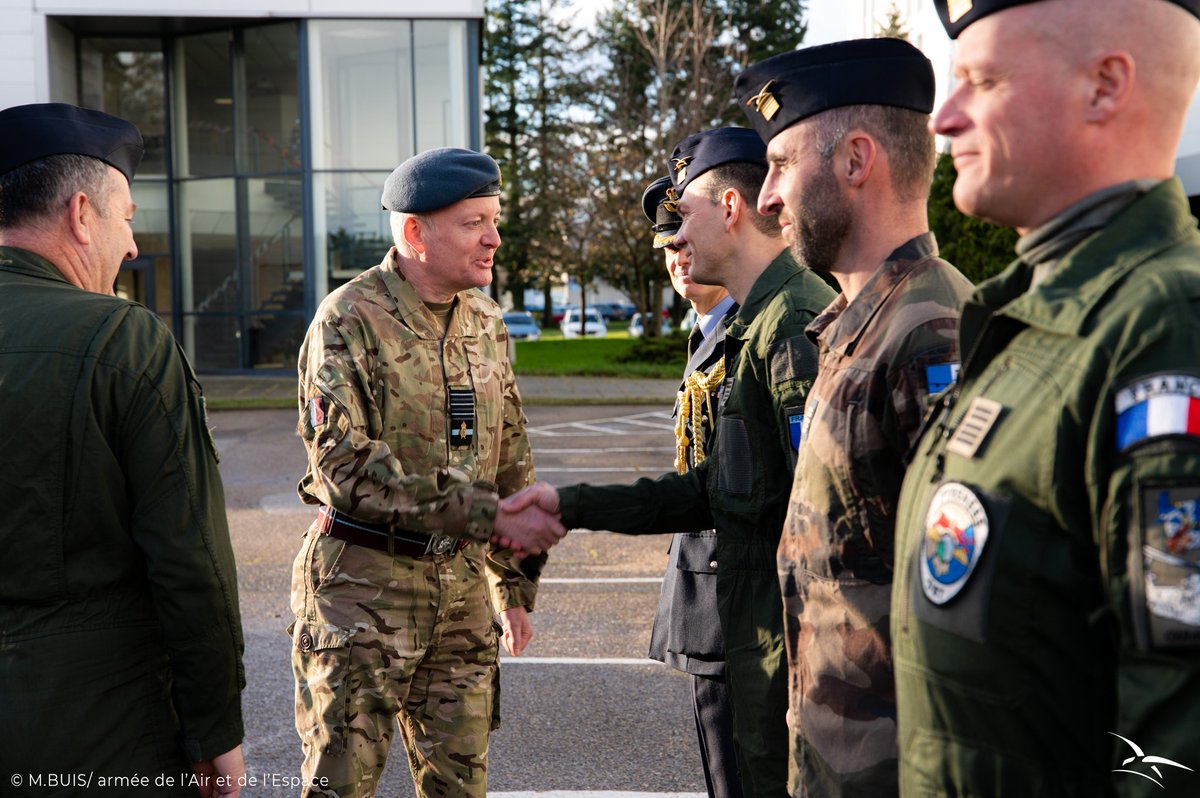 CEM_AAE3's tweet photo. @CEM_AAE Yesterday, I have welcomed on Villacoublay Air Force Base, ACM Sir Richard Knighton, @ChiefofAirStaff of the @RoyalAirForce. A unique chance to work together toward better interoperability between our Air Forces. 🇫🇷🇬🇧

#StrongerTogether https://t.co/z7CYHPrIdr