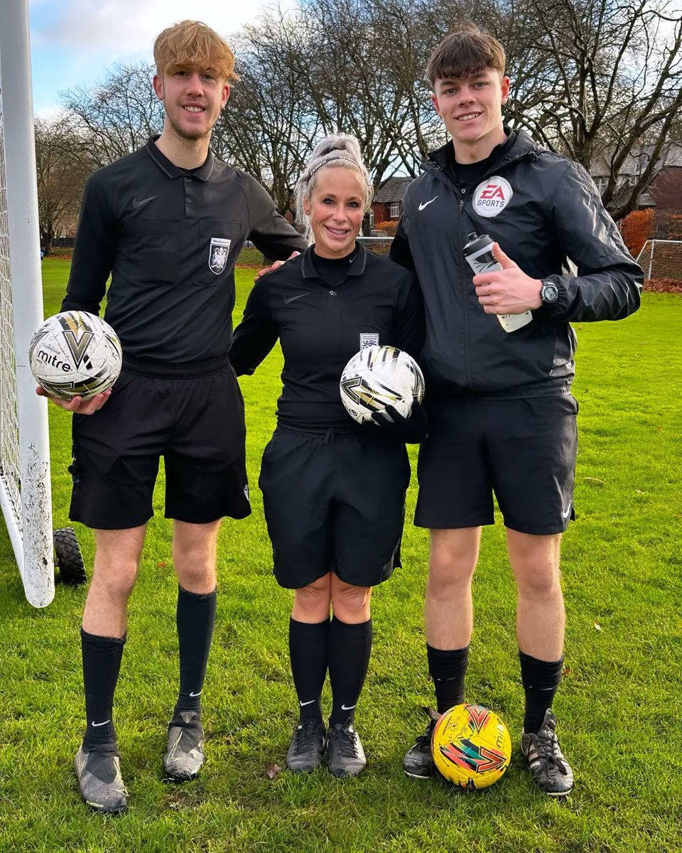 MissKDavey's tweet photo. So today this happened!!! Finally got back onto a football pitch! U12s. 30 minutes each way. Best day ever!!!!! #KatsBack #BabySteps #OnceARefAlwaysARef ❤️⚽️❤️
📸 @RGD74 https://t.co/JAK7FKNXsK