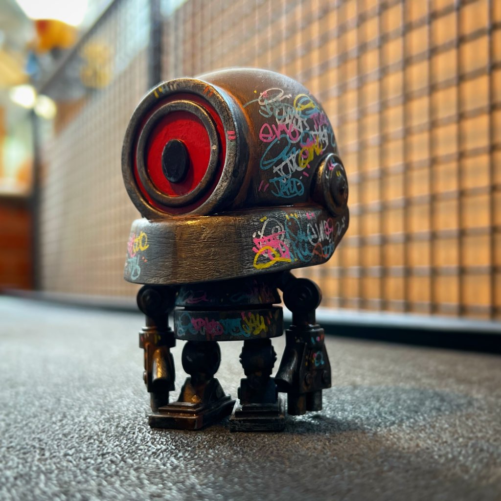 umetoys's tweet photo. A little one off #umedroid ready for the store. https://t.co/wO6xvAHFPR