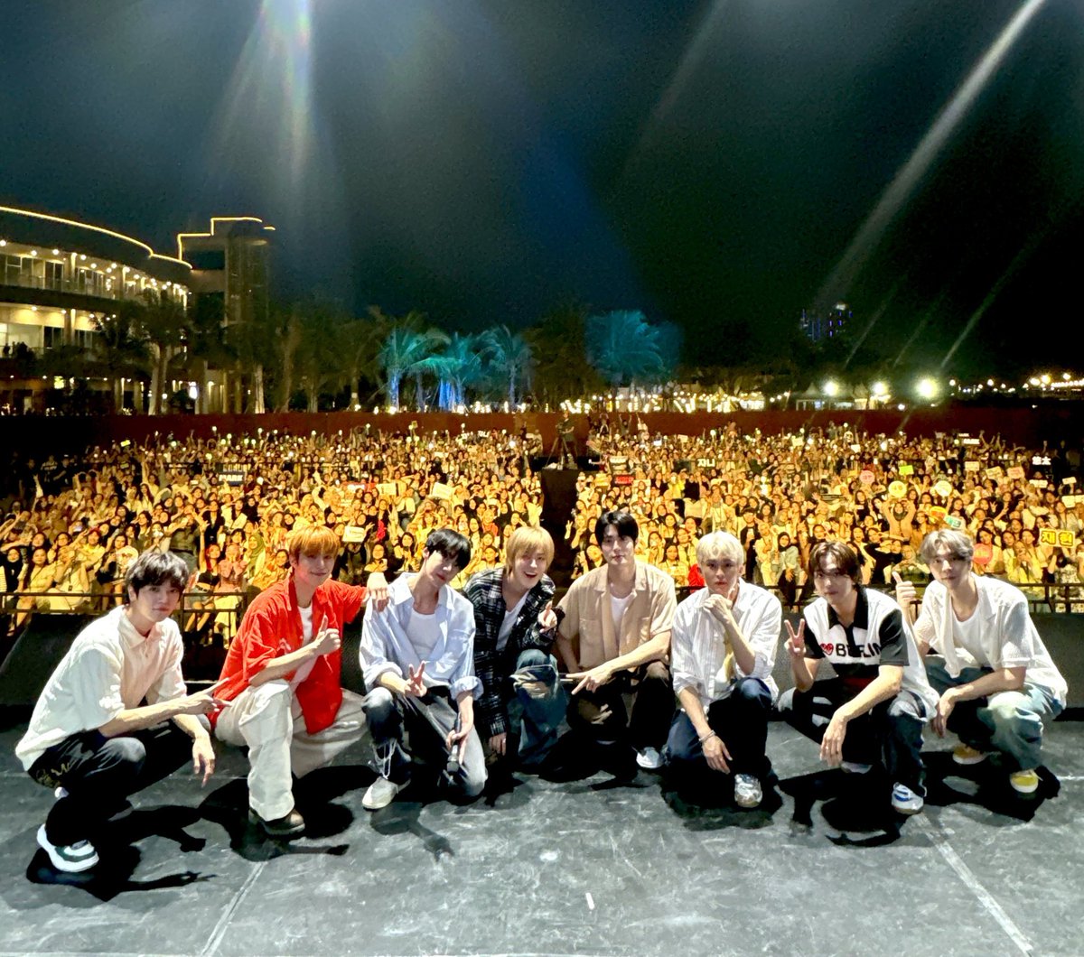LEETAEYONGl's tweet photo. Terima kasih, Indonesia Czennies! ❤️ Though our time together was short, the warmth and energy you brought was truly unforgettable. Let's meet again soon at The Unity Jakarta next month or basically next year because I'll be joining the fun! Sampai jumpa lagi! https://t.co/UVSkYa6cqY