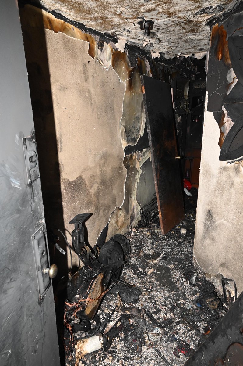 A fire started by a lithium-ion battery killed 1 person at 1440 Bronx River Pkwy last Sunday. A micro mobility device was found by the front door.  If you have a micro mobility device, do not charge it or leave it by the front door. More tips on.nyc.gov/3r72AdR