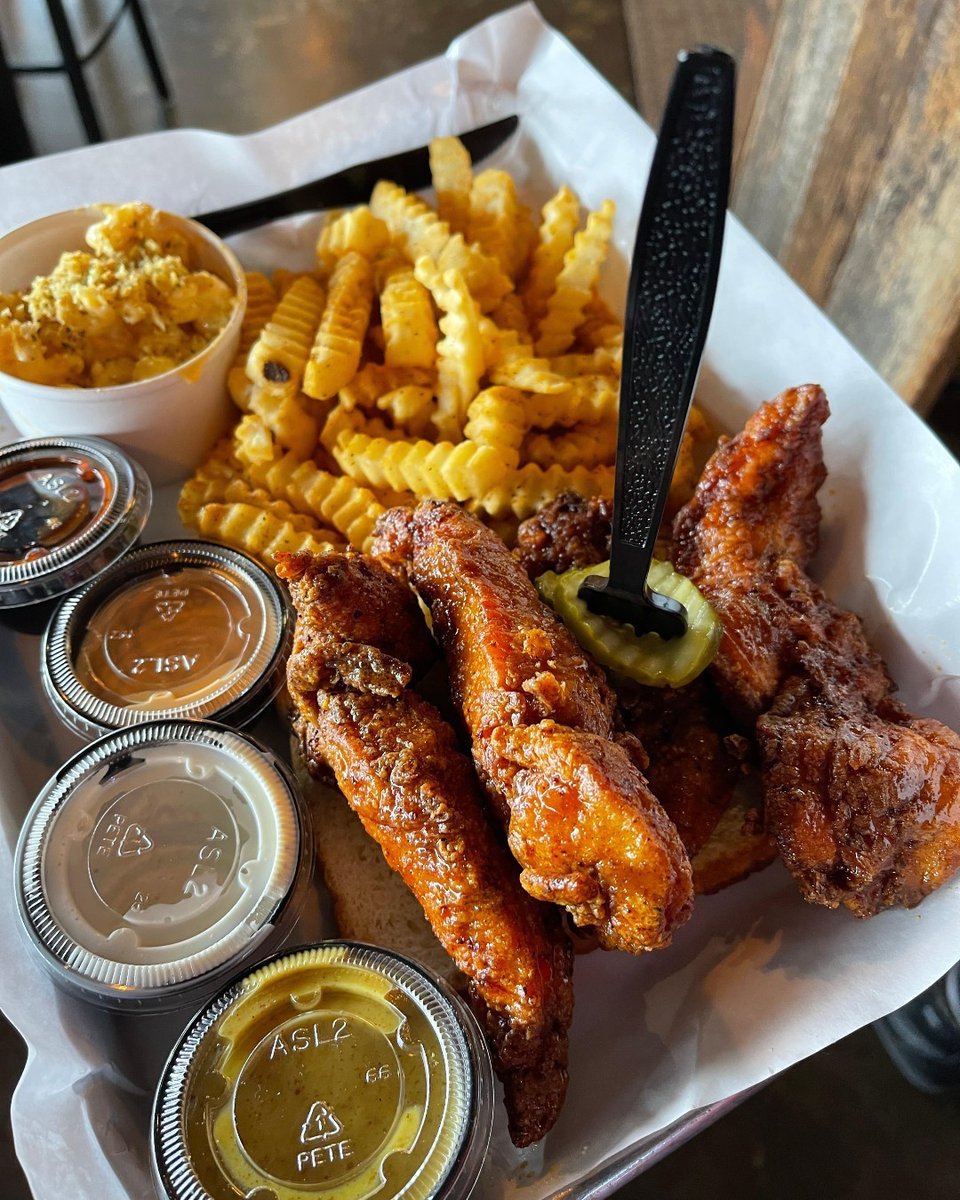 Let's do THIS! 🐓🔥😋

#stlsouthern #friedchicken #nashvillehotchicken #stleats #eatlocal #stlfoodie #explorestlouis