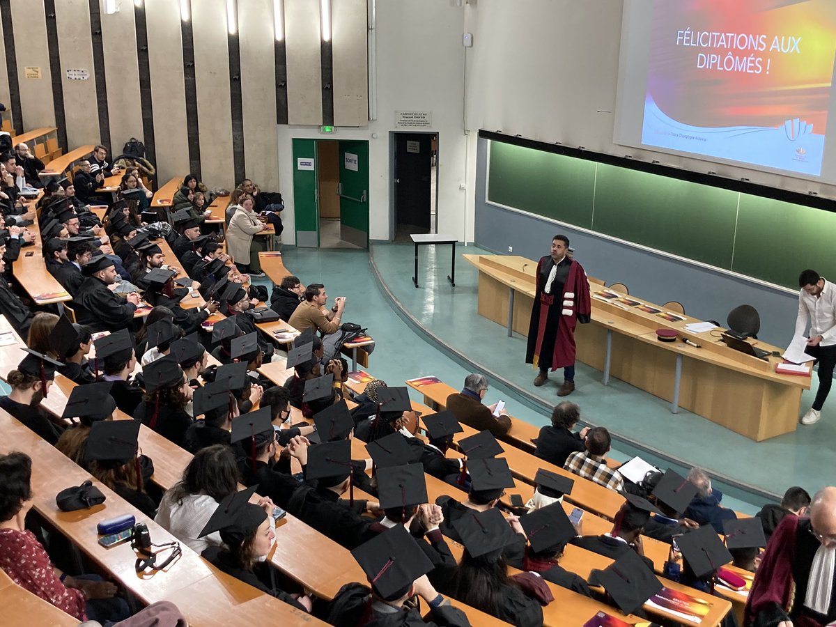 SCIENCES_URCA's tweet photo. Lancement de la Remise de diplômes  2023 de l’UFR SEN @universitereims #diplomes #etudessuperieures @GeorgesDurry https://t.co/WN494Js2jK