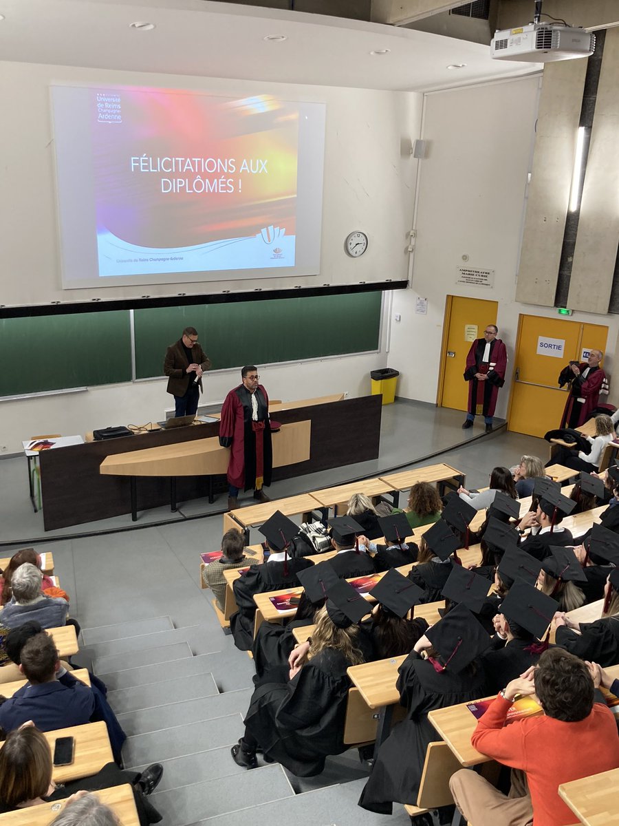 SCIENCES_URCA's tweet photo. Lancement de la Remise de diplômes  2023 de l’UFR SEN @universitereims #diplomes #etudessuperieures @GeorgesDurry https://t.co/WN494Js2jK